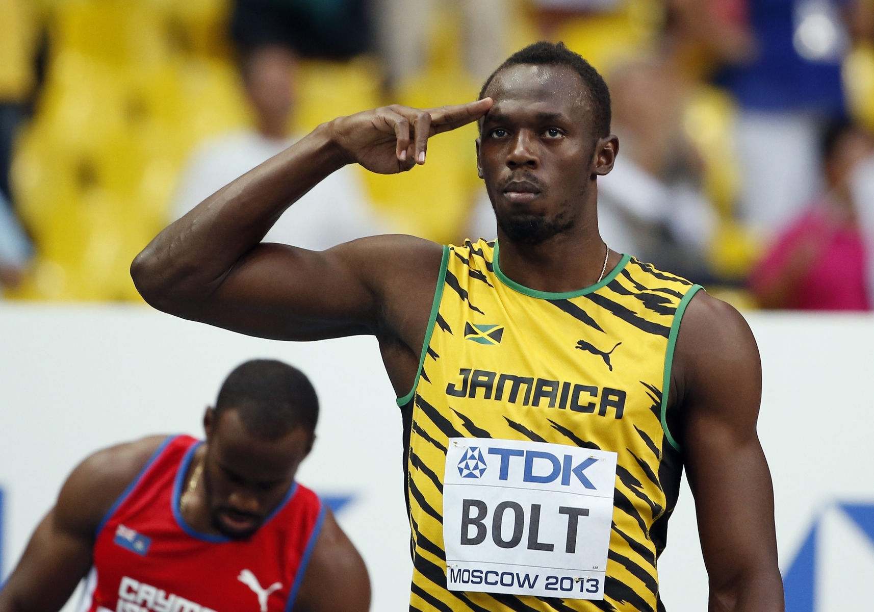 Usain Bolt fait le show avant le départ.
