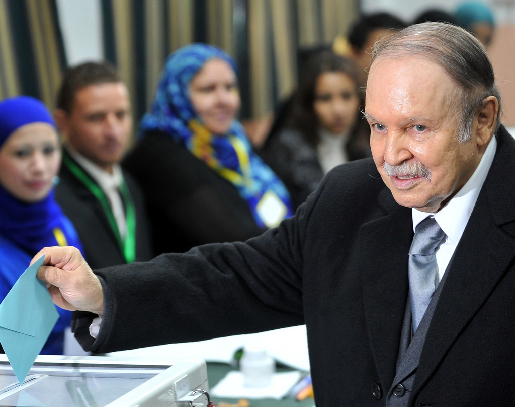 Le président algérien Abdelaziz Bouteflika devrait rentrer à Alger dans les prochaines heures. Il était hospitalisé depuis fin avril à Paris après avoir subi un accident vasculaire cérébral, M. Bouteflika a 76 ans.