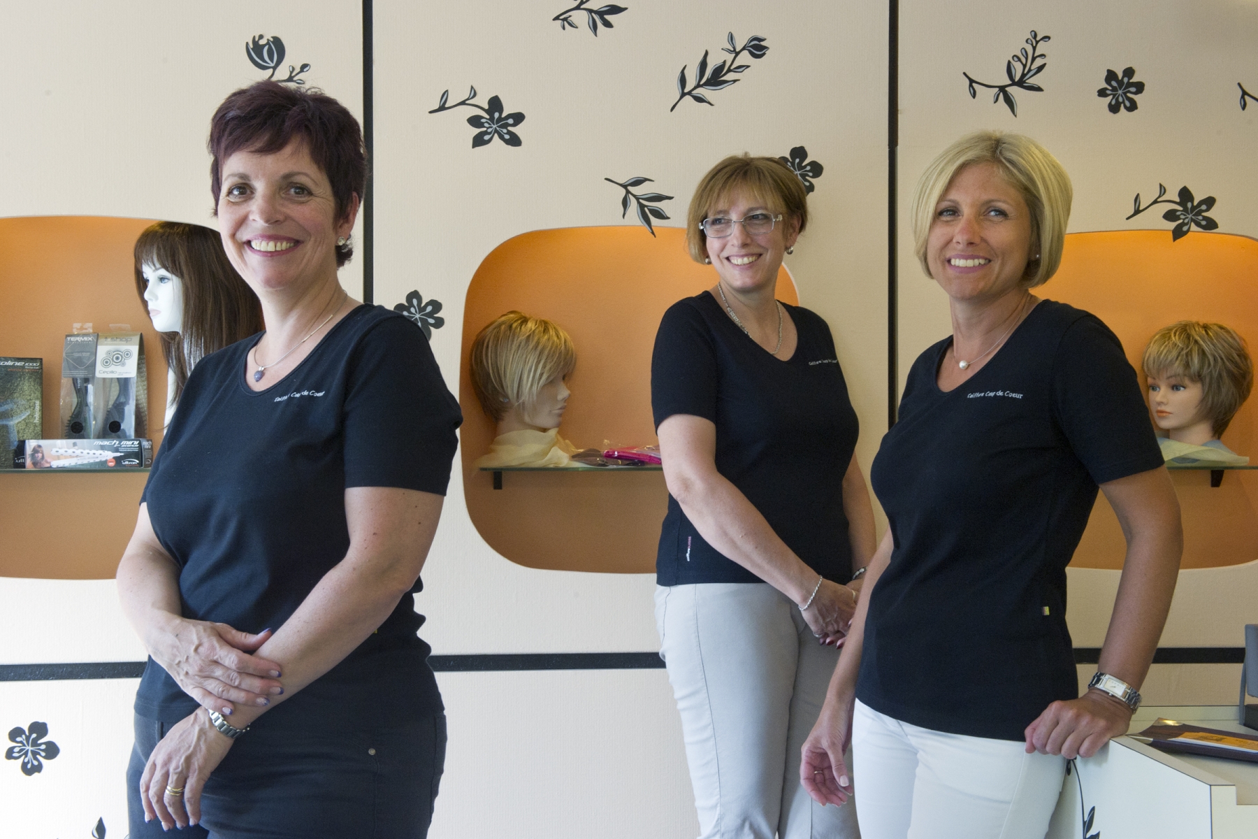De gauche à droite: Béatrice Genoud, Martine Tardy et Sylvia Pérrez. Elles proposent des perruques pour les femmes qui ont perdu leur cheveux notamment suite à une maladie.