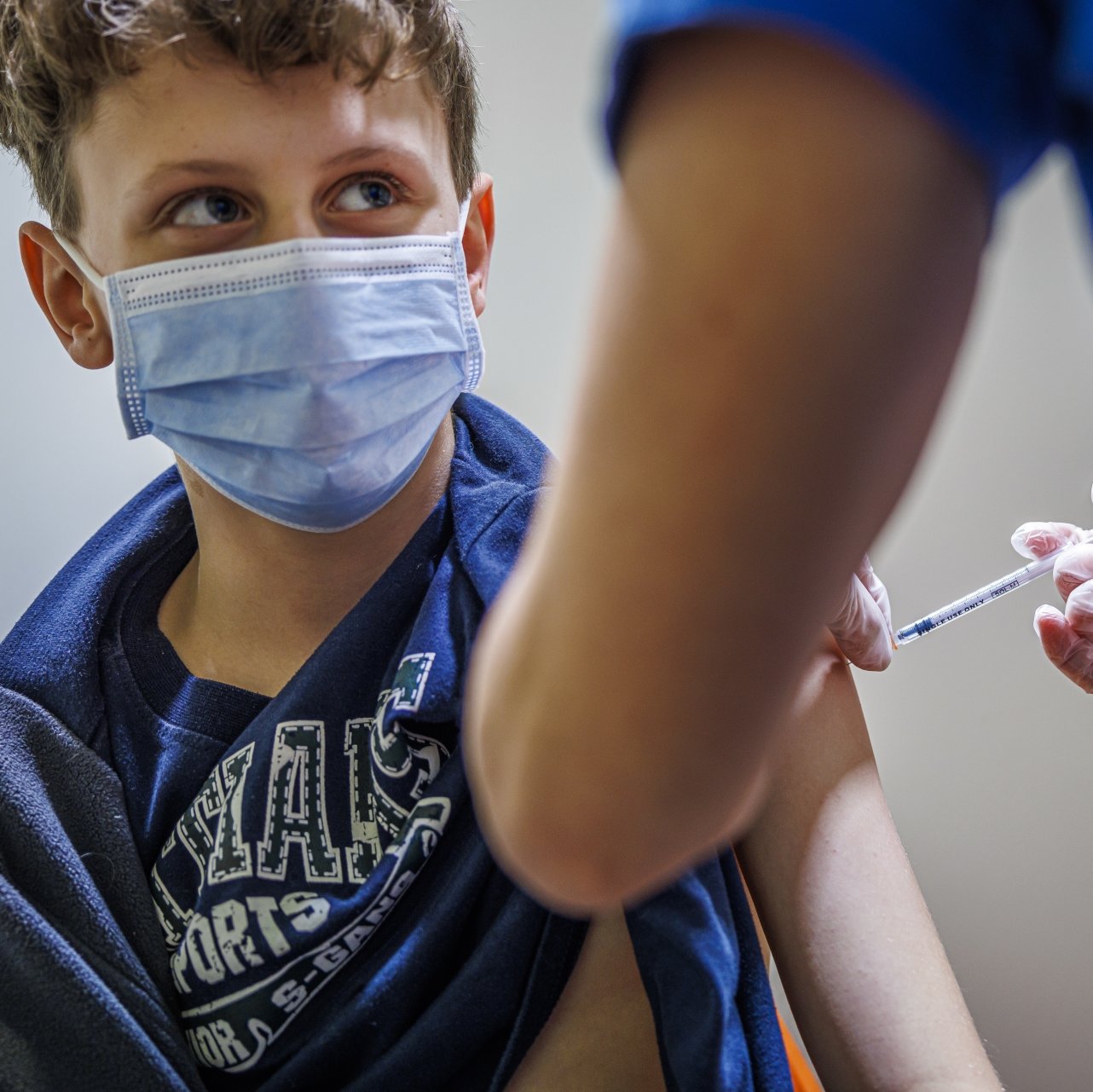 Les jeunes de 12 à 15 ans peuvent désormais recevoir une dose de rappel contre le coronavirus dans le canton de Vaud (Image d'illustration)