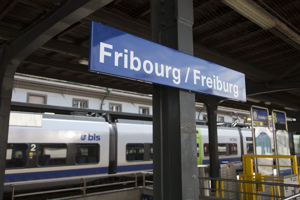 Le braqueur a été interpellé rapidement après son méfait à la gare de Fribourg.