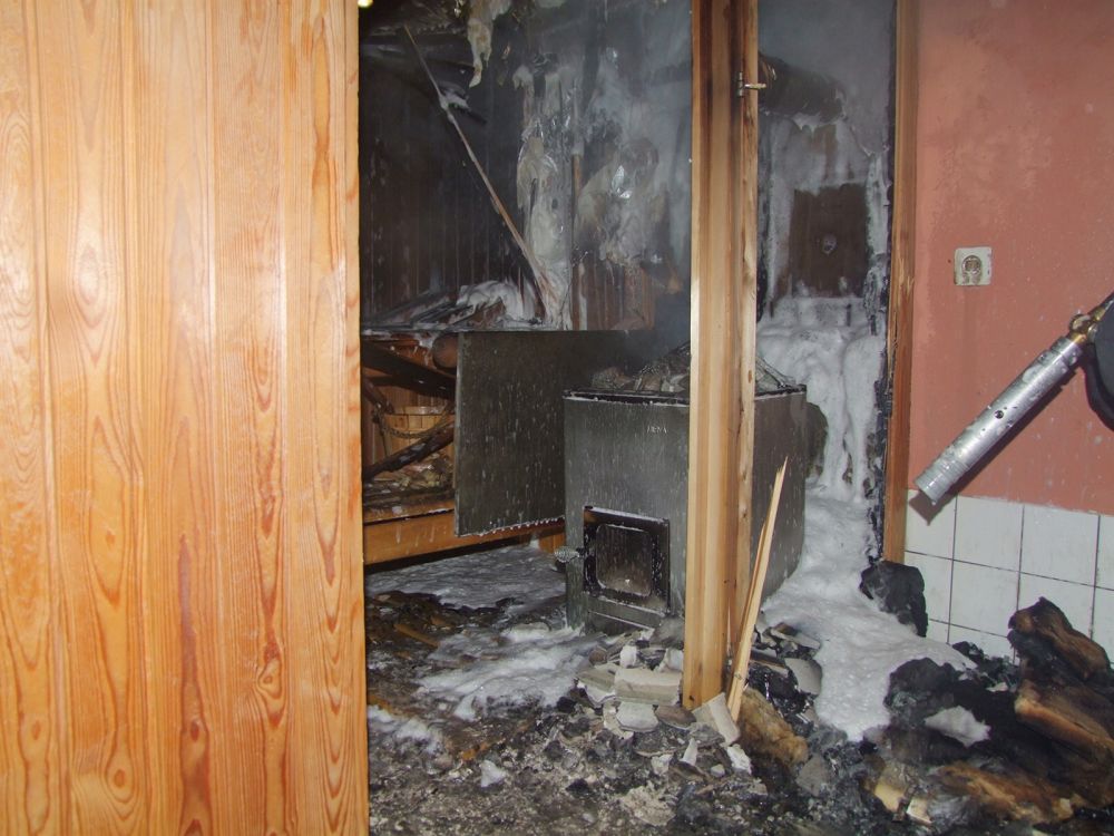  Les pompiers n'ont pas pu éviter la destruction complète du sauna.