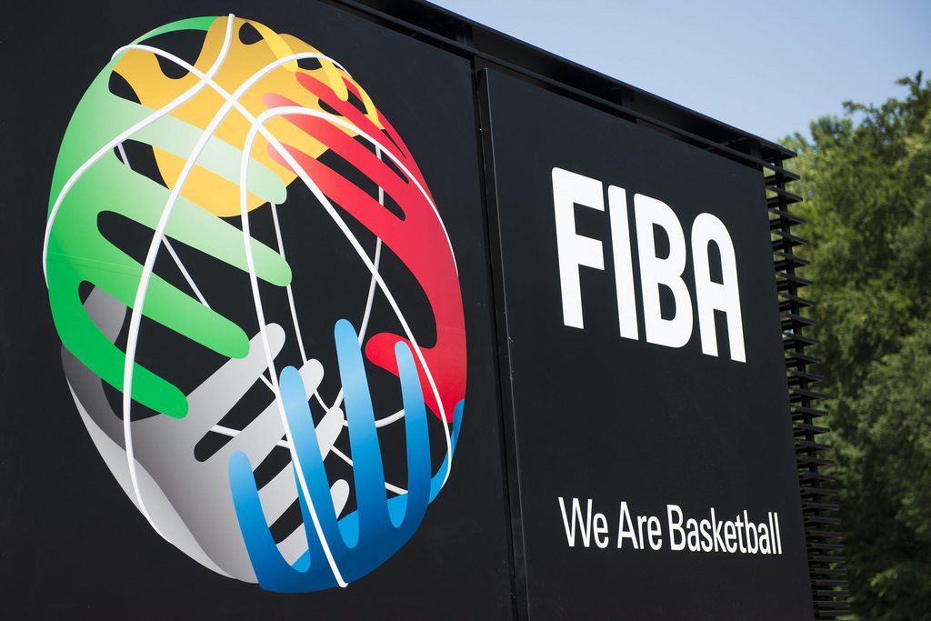 Le logo de la FIBA à la Maison de basketball, à Mies, dans le canton de Vaud.