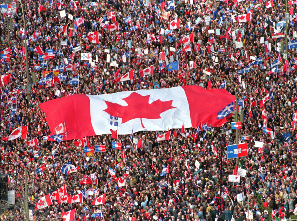 Parce que derrière le drapeau canadien se cachent des hommes ET des femmes.