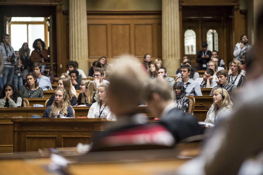 Au cours de la 25e Session des jeunes, les politiciens en herbe âgés entre 14 et 21 ans ont montré leur souci de s'inclure dans le monde globalisé et de ne pas se renfermer sur eux-mêmes, indique le Conseil suisse des activités de jeunesse (CSAJ).
