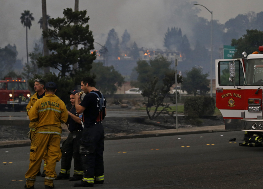 Selon les pompiers de Californie, près de 30'000 hectares ont déjà été ravagés par les flammes depuis dimanche soir dans le nord de l'Etat.
