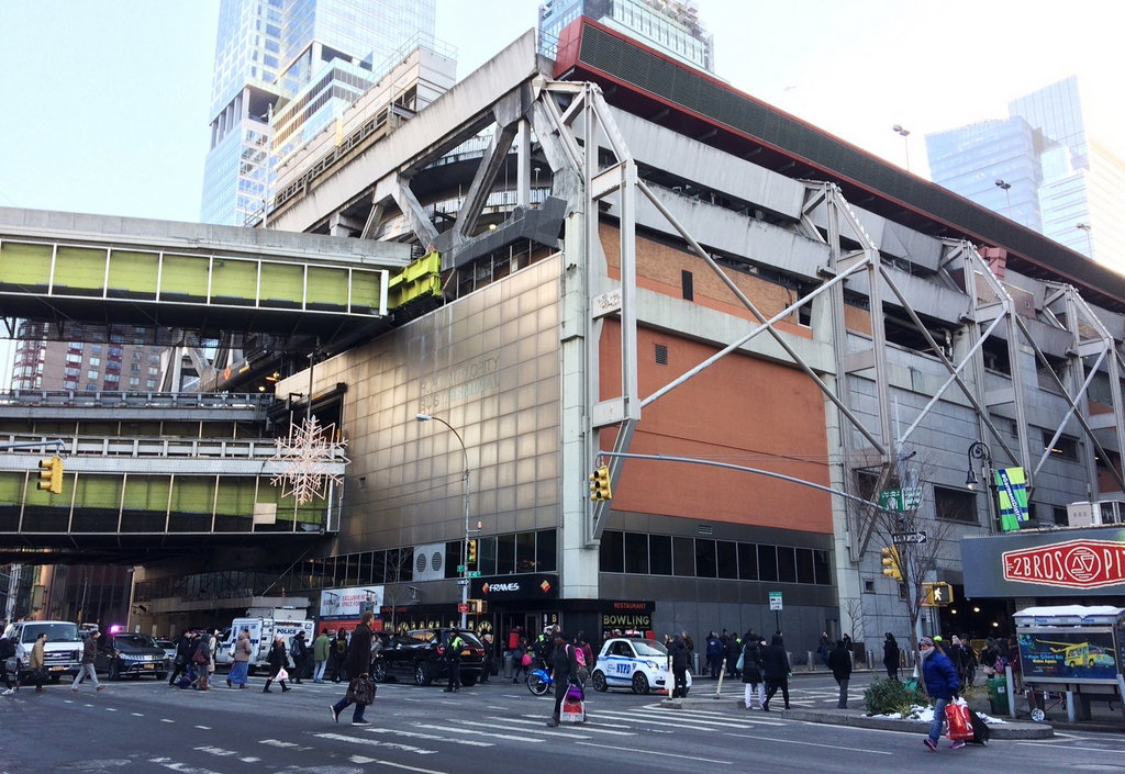 L'explosion a eu lieu à proximité de la 42e rue et de la 8e Avenue à Manhattan, non loin de Times Square, au coeur de la ville.