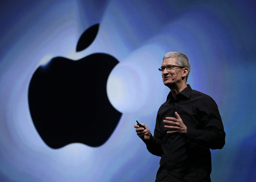 Le patron d'Apple, Tim Cook va voir son salaire fondre en 2012 par rapport à celui de l'an passé.