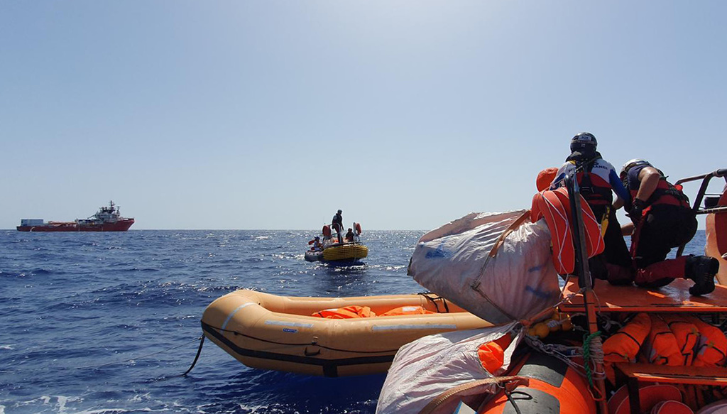 Au total, le navire humanitaire a recueilli 85 personnes à bord, dont cinq femmes et quatre enfants.