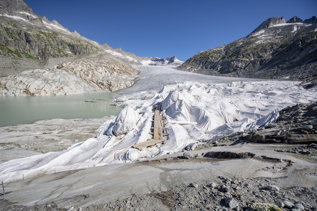 Les changements climatiques sont particulièrement visibles sur les glaciers qui reculent depuis plus de 100 ans.