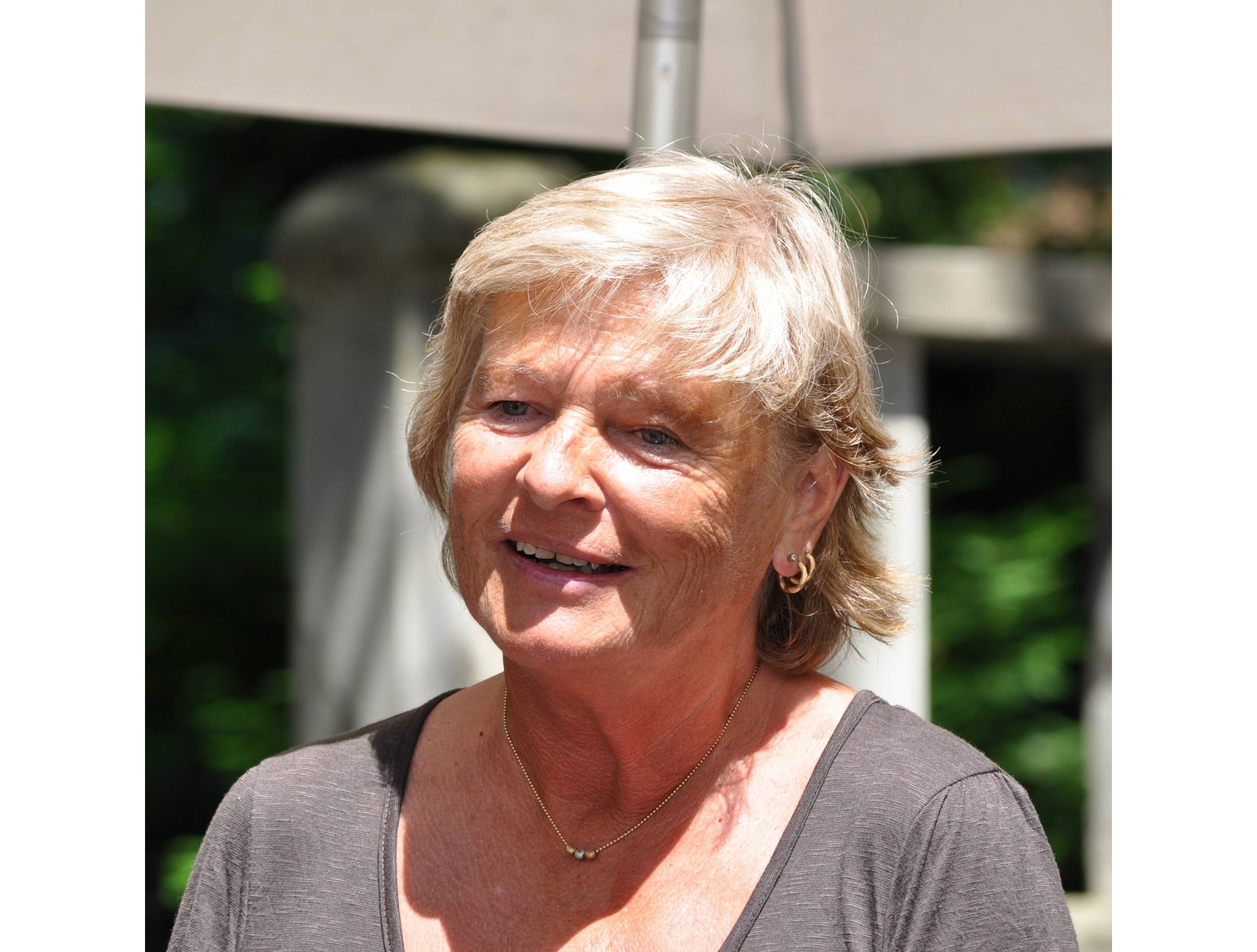 Née bernoise mais parfaitement intégrée dans sa région de Le Vaud où elle résidait depuis 1978, Barbara Briand n'a jamais été avare d'engagements bénévoles.