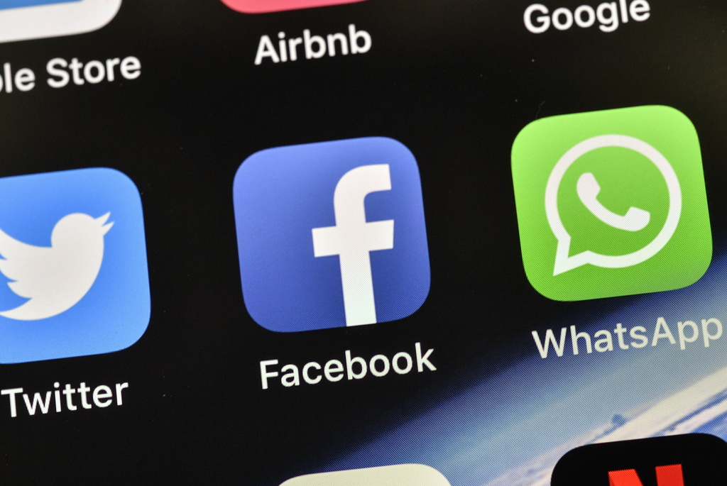 Le transfert des données de WhatsApp vers Facebook va prendre de l'ampleur.