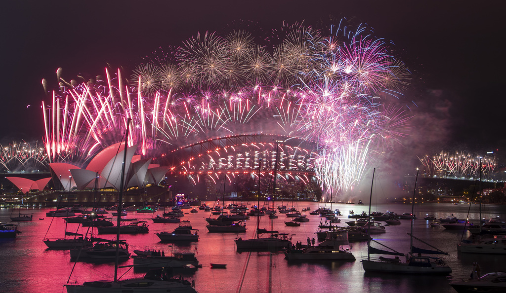 En Australie, des feux d'artifice ont illuminé l'Opéra de Sydney. Ce ne sera pas le cas en Suisse cette année.