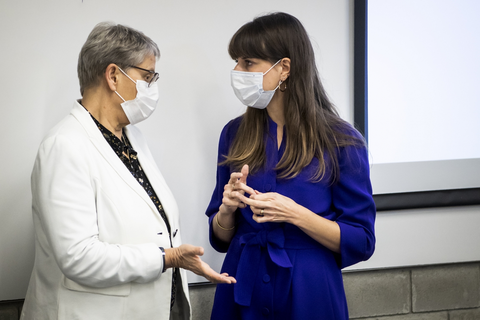 Les conseillères d'Etat Beatrice Metraux et Rebecca Ruiz en marge de la conférence de presse sur le dispositif mis en place par le canton pour la vaccination.