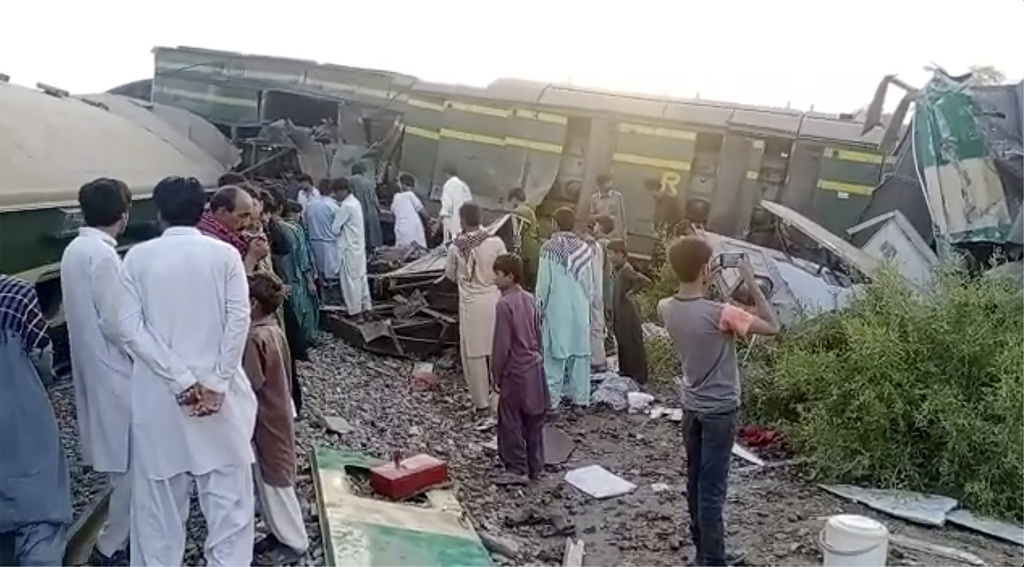 Les accidents ferroviaires sont fréquents au Pakistan, qui a hérité de milliers de kilomètres de voies et des trains de l'époque coloniale, sous l'empire britannique. 