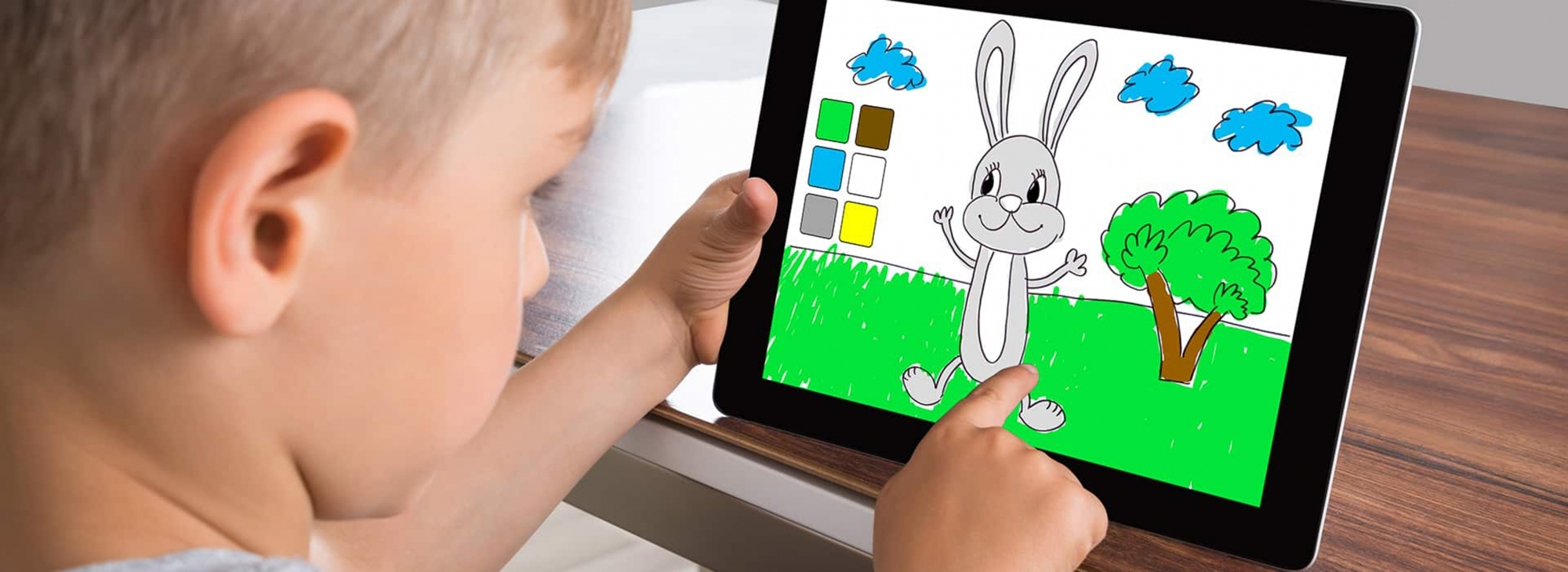 Les contenus numériques bien choisis aident les enfants à développer leur créativité.