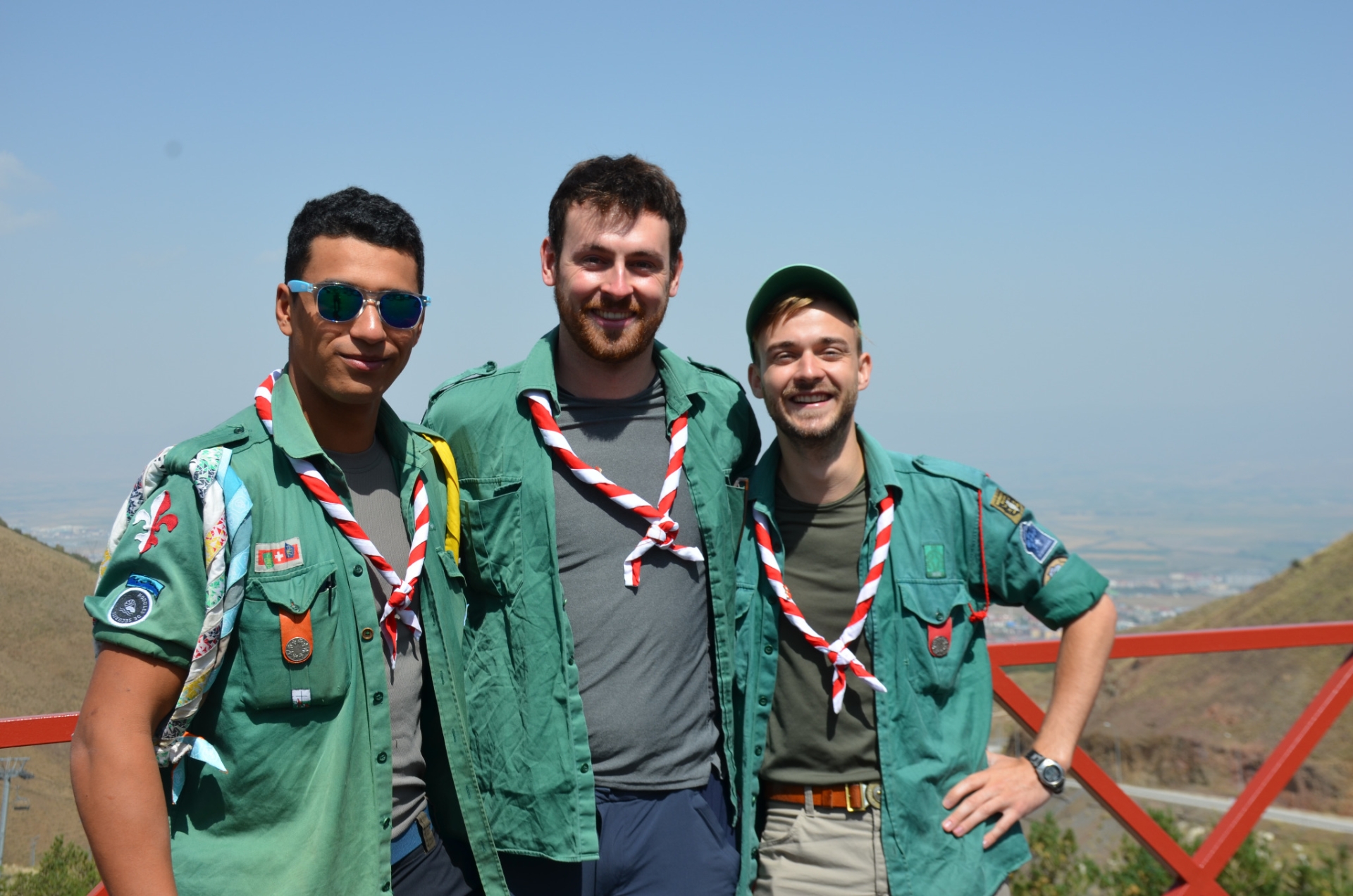 De gauche à droite: Robin Cloux, Maxime Lievens et Sébastien Zufferey, juste avant le départ de leur trek en Turquie.