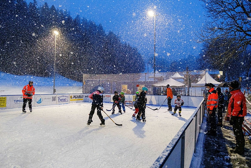 Les patinoires de la région (ici celle de Saint-Cergue) lancent leur saison hivernale.