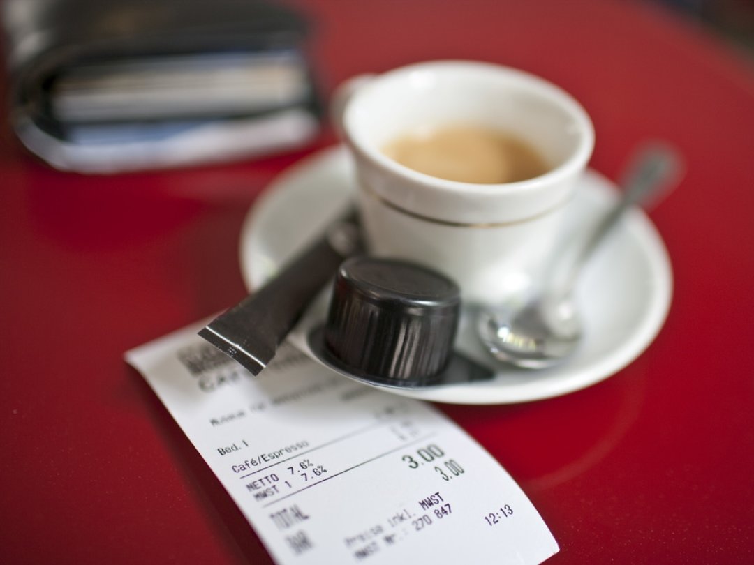 Alors que la pression sur les coûts se fait sentir pour les cafés et restaurants, certains ont déjà relevé leurs prix, d'autres attendent encore quelques mois (illustration).