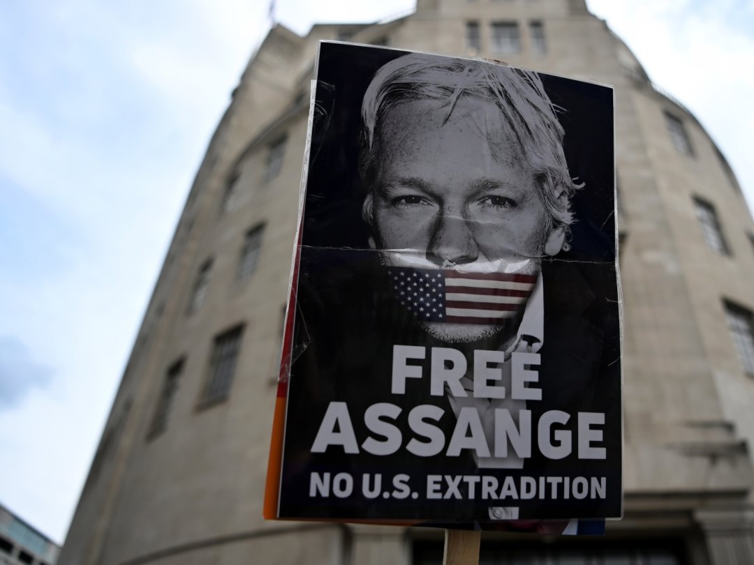 La semaine dernière, le Royaume-Uni a accepté d’extrader Julian Assange vers les Etats-Unis, où il risque jusqu’à 175 ans de prison. Il a encore quelques jours pour faire appel.