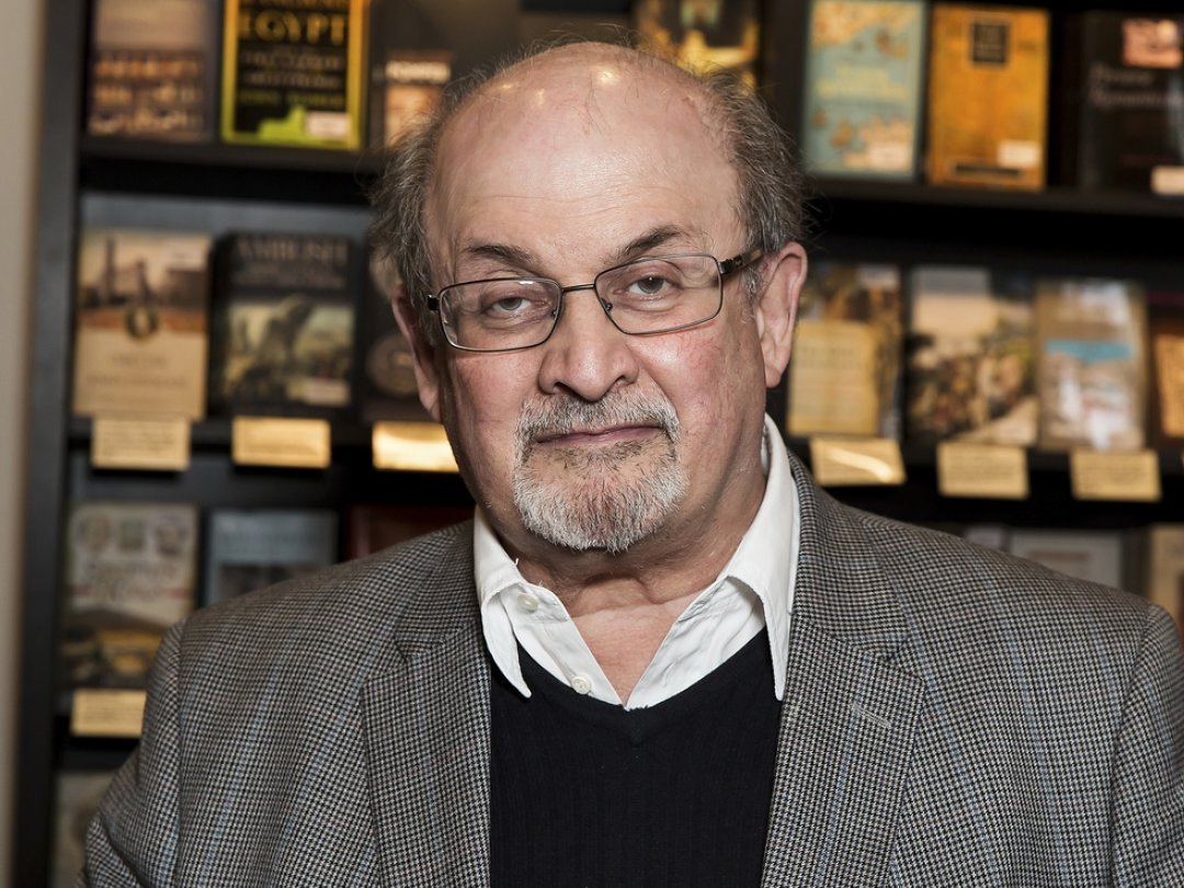 L'écrivain britannique Salman Rushdie est la cible depuis plus de 30 ans d'une fatwa pour avoir écrit les "Versets sataniques".