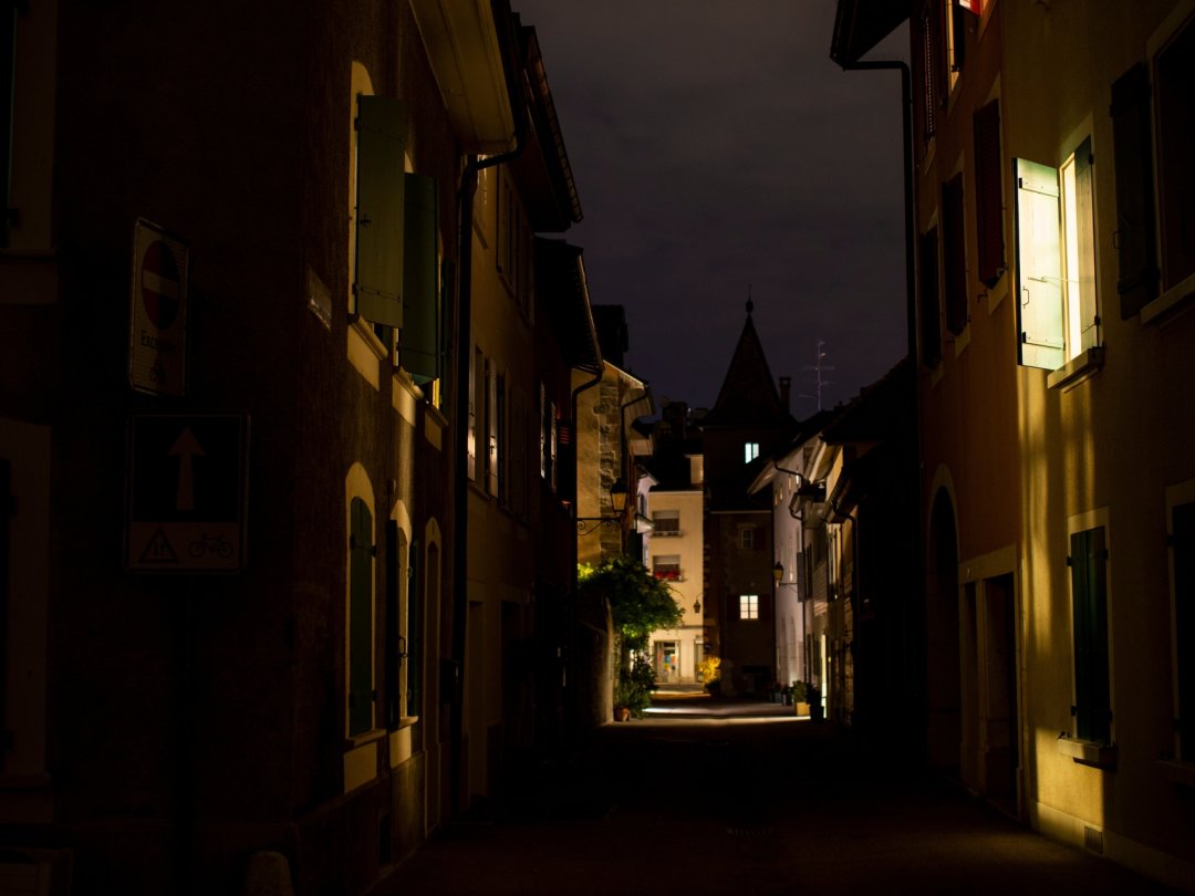 L'éclairage public sera coupé ou du moins largement diminué dans la plupart des communes du district. A l'image, la rue du Temple, à Nyon, lors de l'édition 2019 de La Nuit est belle.