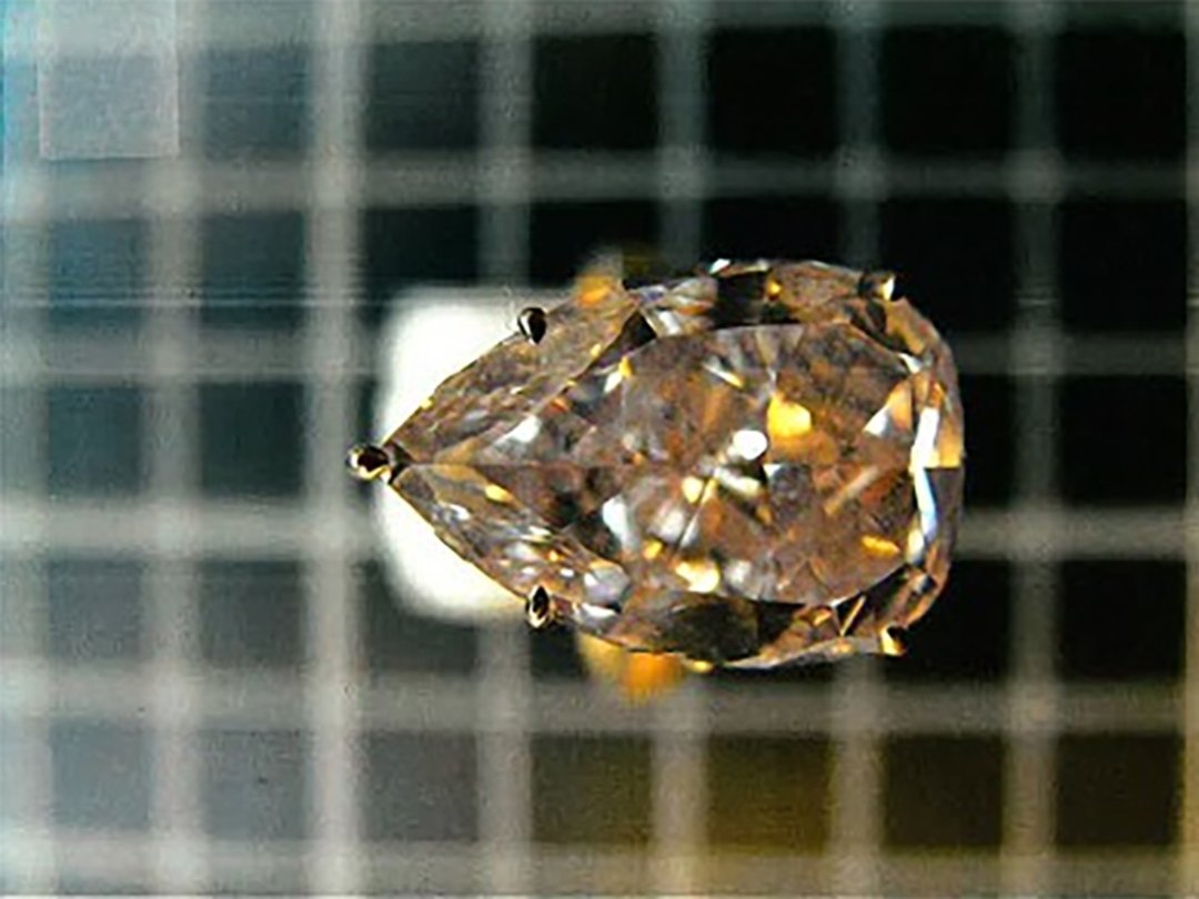 La bague en 2012, lors de l'inventaire qui a précédé la substitution du diamant.
