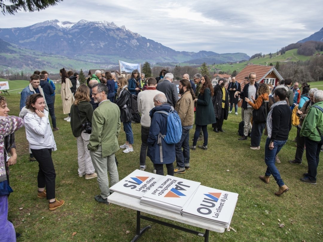 Pays alpin, la Suisse est fortement impactée par le changement climatique, ont souligné les partisans réunis au coeur géographique de la Suisse.