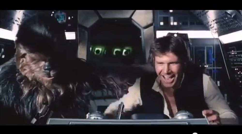 Han Solo (Harrison Ford), au côté de Chewbacca dans le "Faucon Millenium", va finir par craquer!