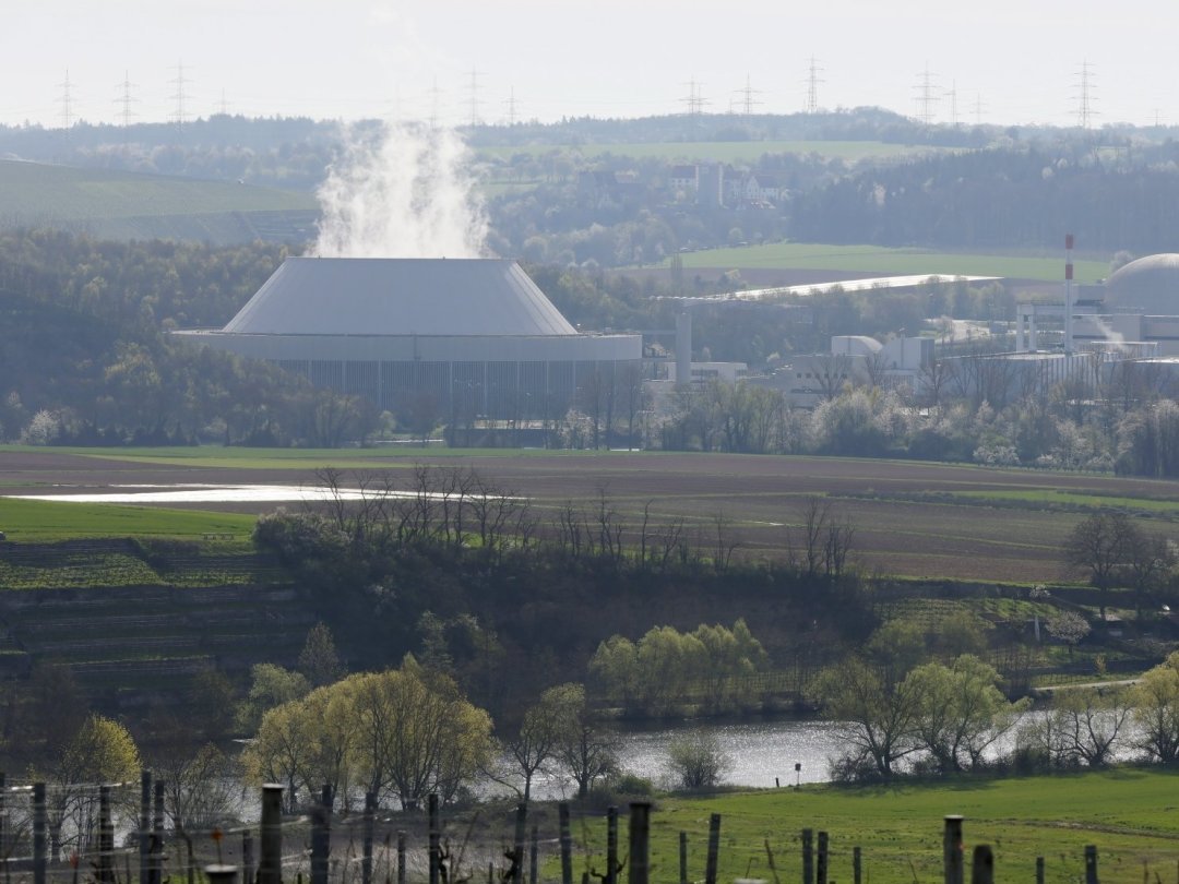 Photographiée le 15 avril, la centrale de Neckarwestheim, dans le Bade-Wurtemberg, est l'une des trois dernières du pays.