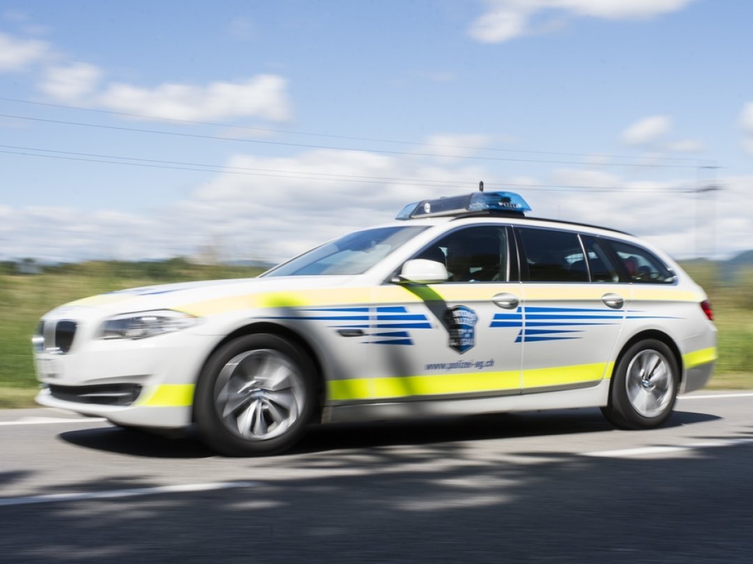 La police argovienne, ici une patrouille prise a Schafisheim en 2015, a effectué plusieurs contrôles routiers durant le week-end de Pentecôte.
