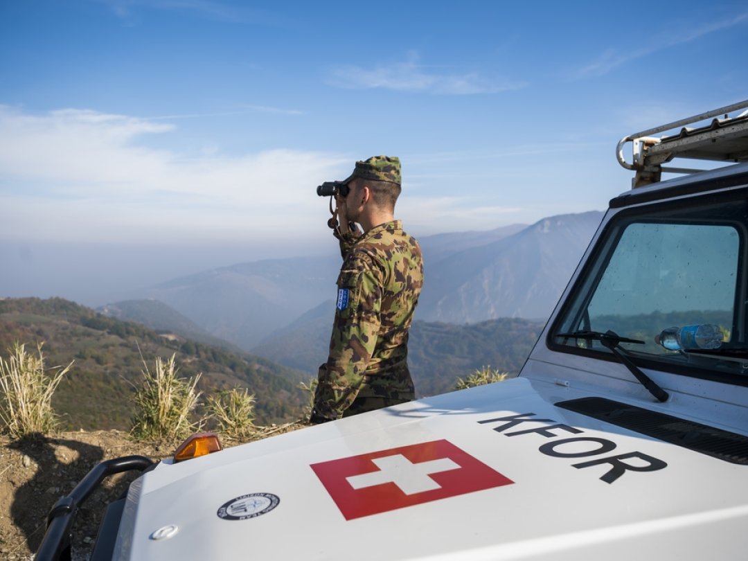 Depuis 1999, un contingent de soldats suisses assume des missions de surveillance au Kosovo.