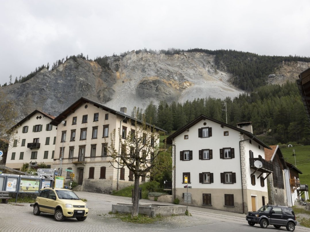 Deux millions de mètres cubes de roche menacent de s'effondrer en direction du village de Brienz (archives).