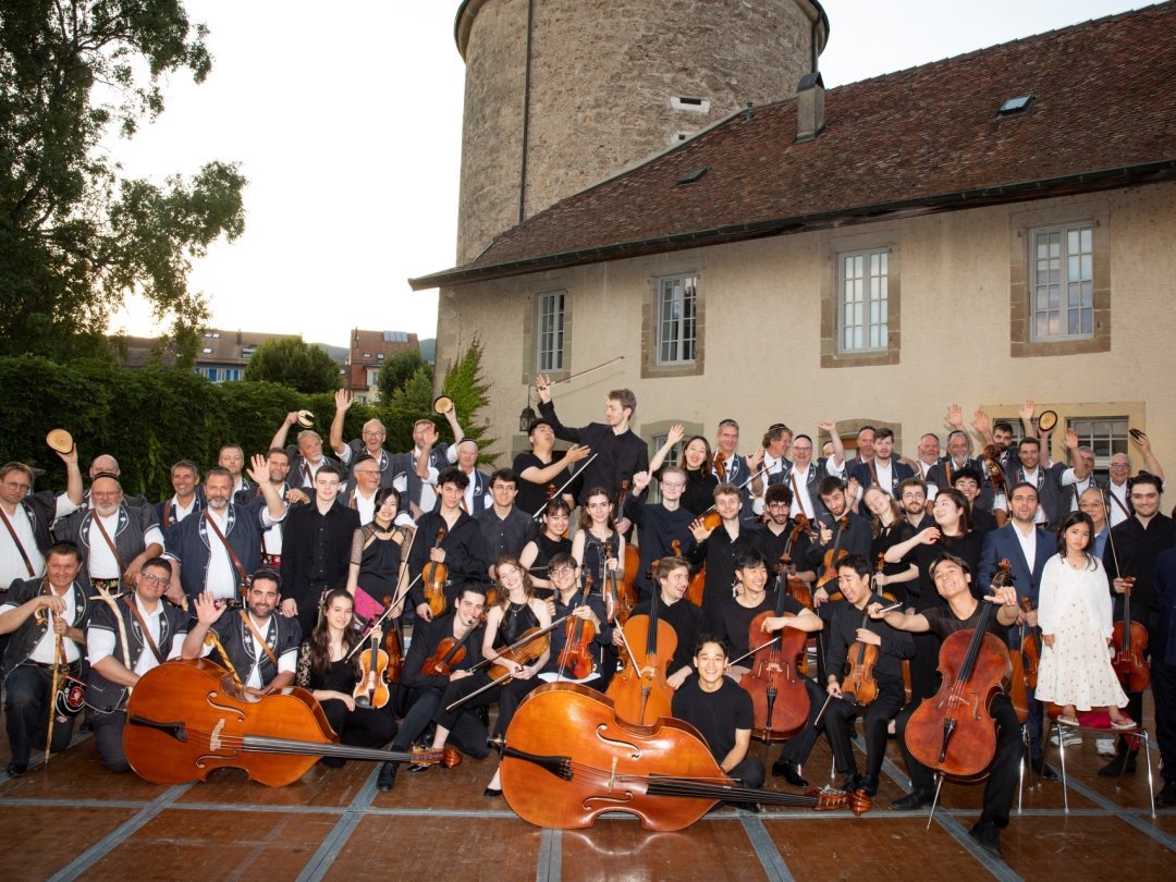 Les 23 jeunes musiciens de la Seiji Ozawa International Academy Switzerland ont joué à l'unisson avec le Chœur des Armaillis de la Gruyère, jeudi soir, à Rolle.