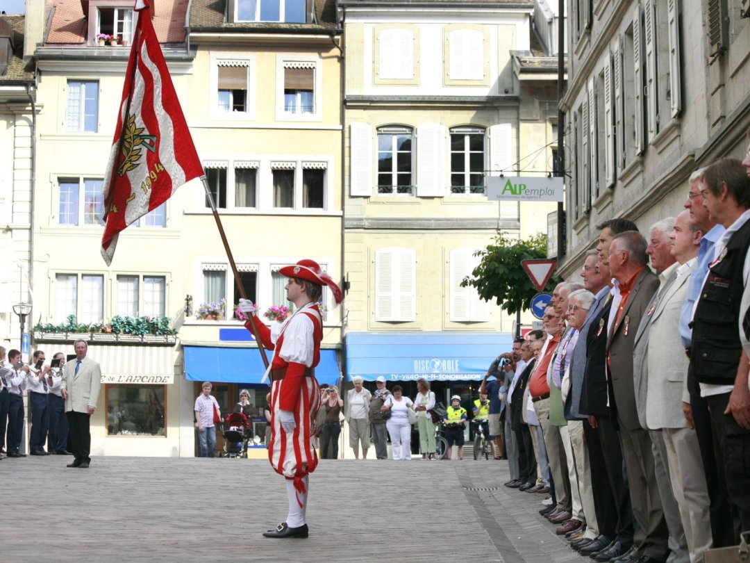 La traditionnelle prise du drapeau aura lieu sur la place de l'Hôtel-de-Ville.