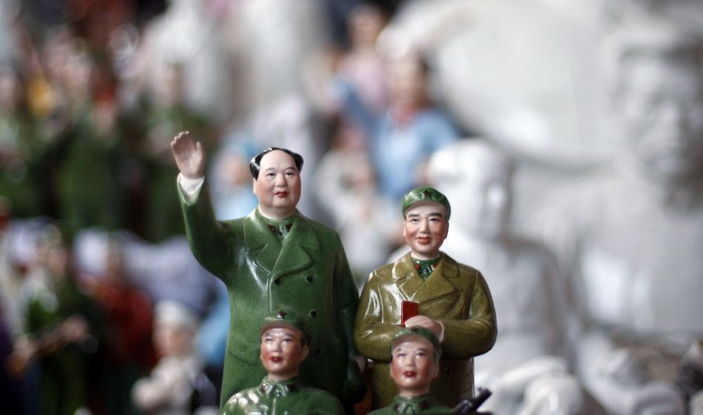 Statues, figurines, posters, montres: 120 années après sa naissance dans  la province chinoise du Hunan, Mao Tsé-toung, fondateur de la Chine communiste, représente un business de plusieurs millions de francs en produits dérivés.