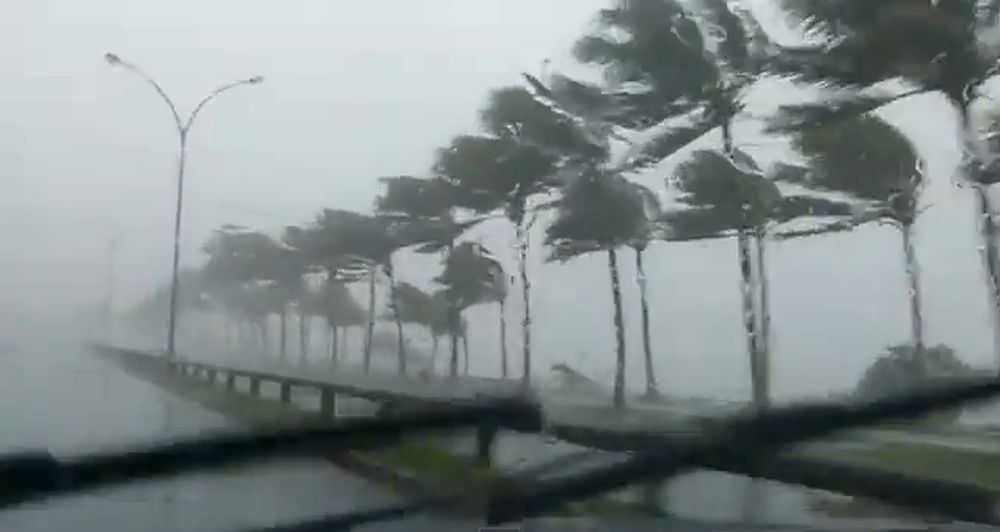 France: le cyclone "Bejisa" menace l'île de la Réunion (vidéo)