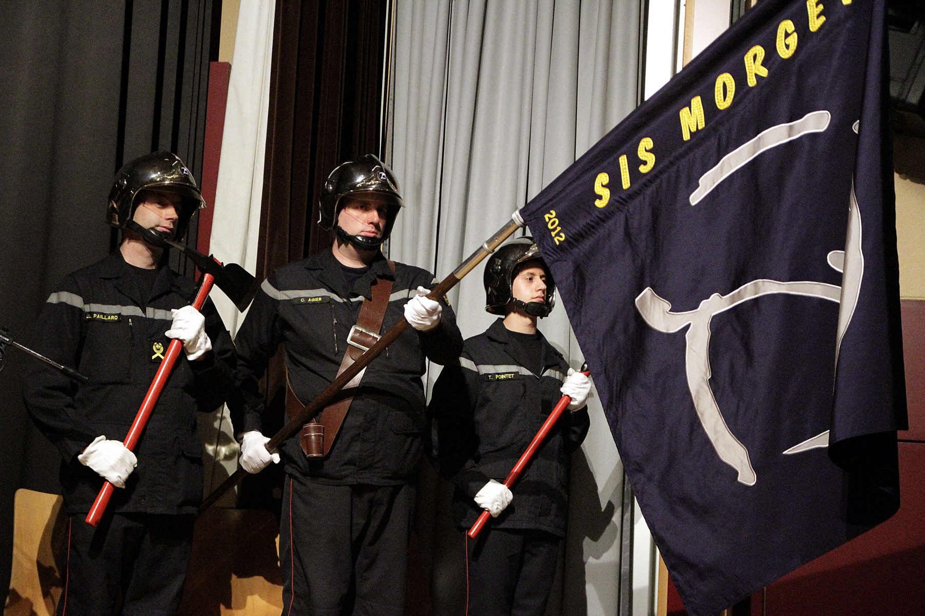 La bannière a solennellement été dévoilée mercredi soir lors de la cérémonie de promotions internes au sein du SIS Morget.