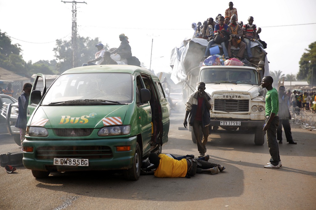 Les musulmans, harcelés par les chrétiens majoritaires de Centrafrique, fuient la capitale Bangui en masse. L'un d'eux a été lynché vendredi matin par la foule.