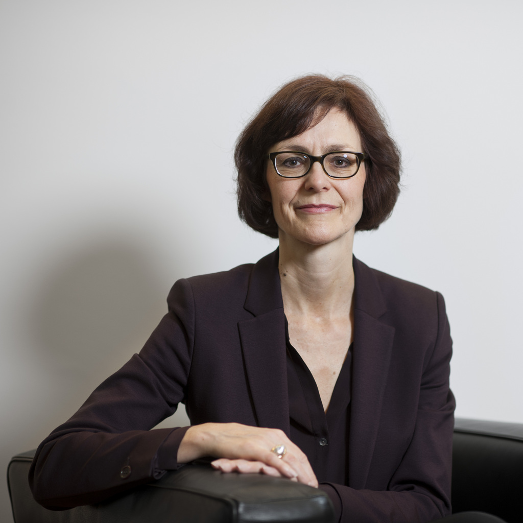 Die neue Direktorin des Dachverbandes Economiesuisse Monika Ruehl posiert am Freitag, 21. Februar 2014 in Zuerich. (KEYSTONE/Ennio Leanza) *** NO SALES, NO ARCHIVES ***