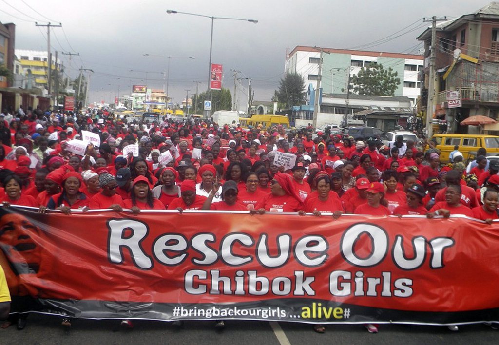epa04204303 Nigerian members of the women's wing of All Progessive Party (APC) protest over the government's failure to rescue the abducted Chibok school girls in Lagos, Nigeria, 13 May 2014. Some 276 girls were reportedly abducted from their school in Nigeria last month by the terror group Boko Haram. None of the girls have been found to date.  EPA/STR BEST QUALITY AVAILABLE