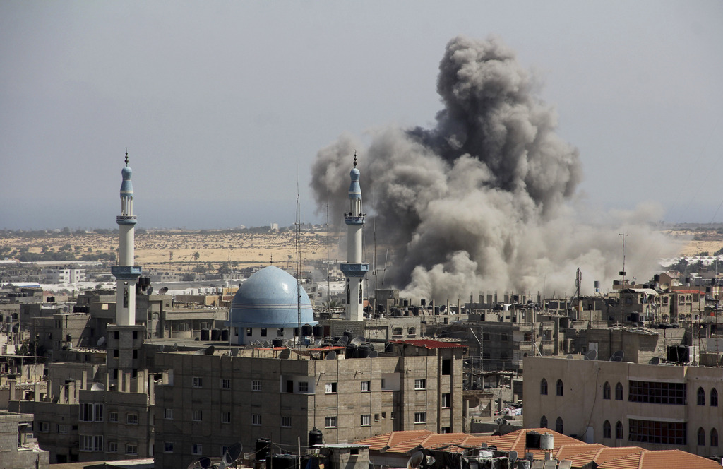 Israël a de nouveau lancé tôt lundi matin des raids aériens sur la bande de Gaza.