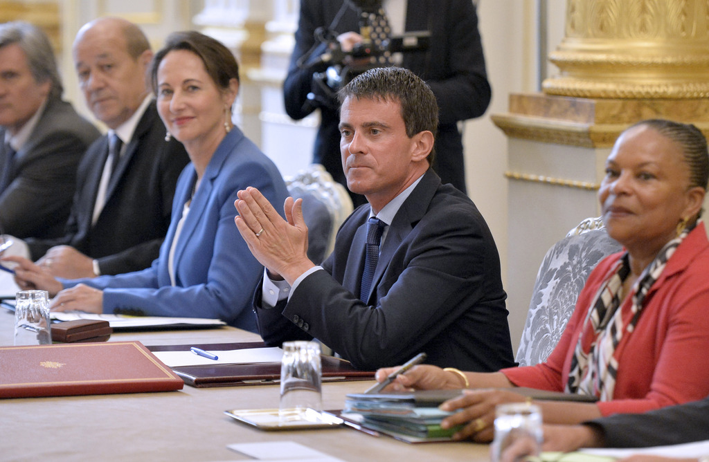 L'exécutif français, Ségolène Royal et Manuel Valls en tête, a lancé une vaste contre-offensive. 