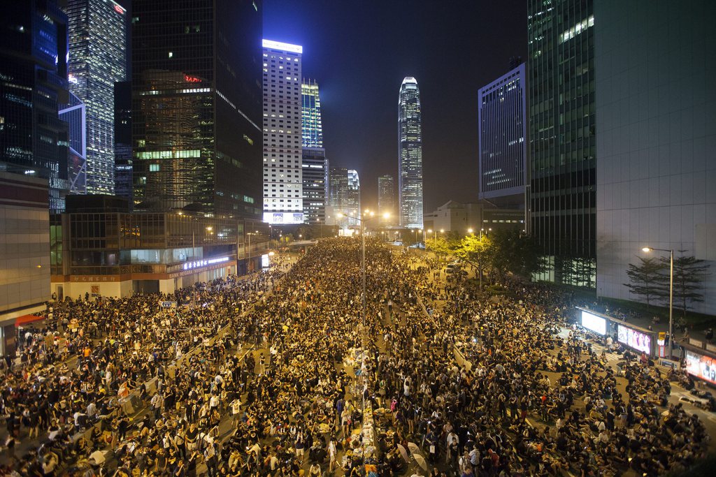 Les manifestants pro-démocratie sont restés fortement mobilisés à Hong Kong mardi, veille de la fête nationale chinoise. Ils ignorent ainsi les appels répétés du chef de l'exécutif local à rentrer chez eux.