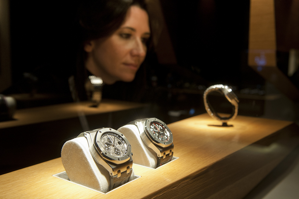 Après avoir stagné en août, les exportations horlogères de la Suisse ont repris leur marche en avant en septembre. Elles ont progressé de 2,8% sur un an à 1,96 milliard de francs.