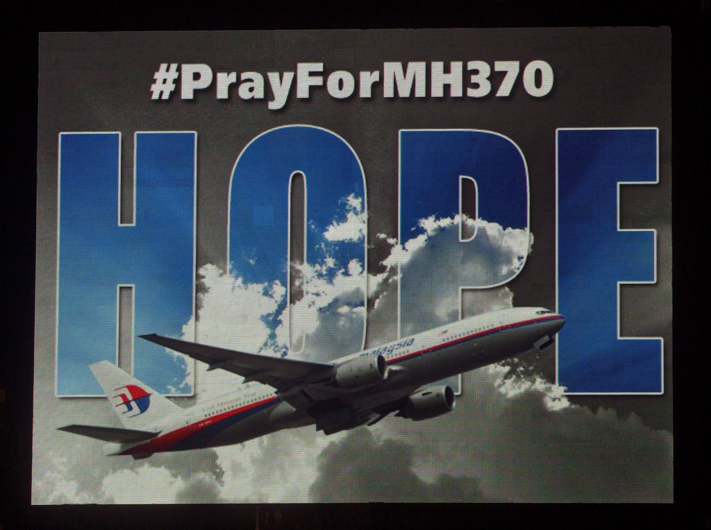 On ne sait toujours pas où s'est abîmé le vol MH370. Le lien avec le tweet de Malaysia Airlines a été très vite fait.