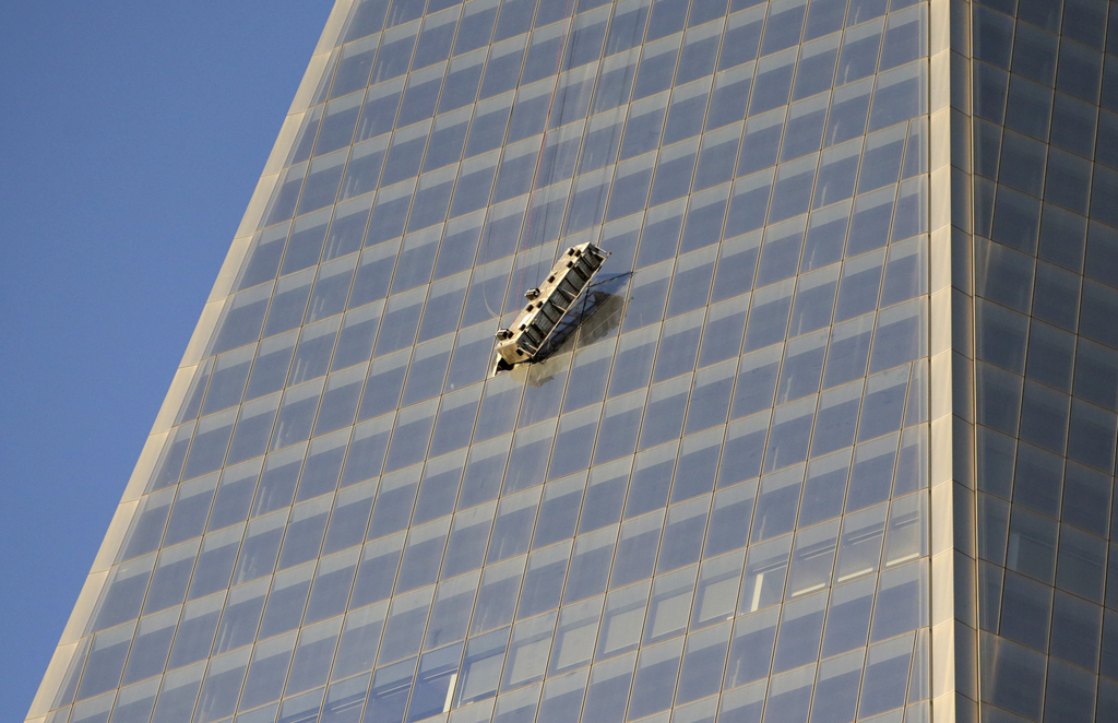 Deux vitriers new-yorkais se sont retrouvés bloqués en plein travail au 69e étage du World Trade Center One.