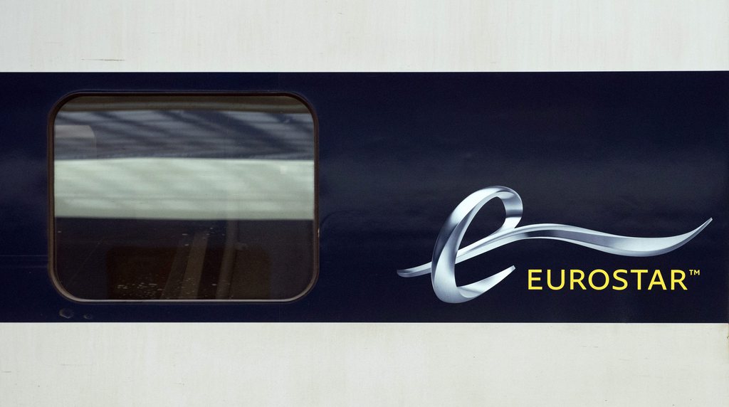 epa04487751 Eurostar logo during the unveiling of the new Eurostar train e320 at Kings Cross St Pancreas Station in London, Britain, 13 November 2014. The train, which will go into service at the end of 2015, was unveiled as Eurostar celebrates its 20th anniversary.  EPA/WILL OLIVER