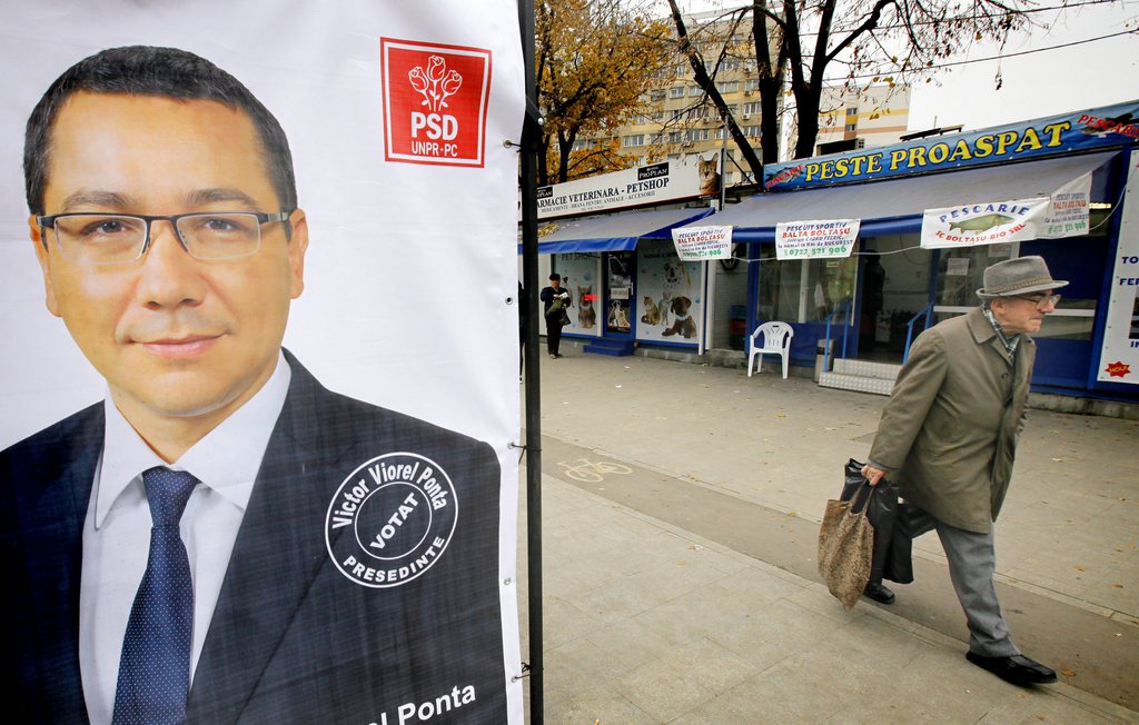 Le premier ministre social-democrate Victor Ponta est au coude à coude avec son adversaire Klaus Iohannis. 