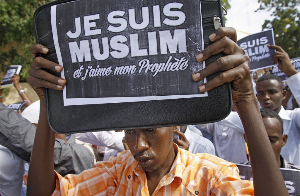 Les manifestations anti-Charlie Hebdo se déroulent depuis plusieurs jours dans les pays à forte population musulmane. Au Niger, mais aussi en Jordanie, au Pakistan et ici, en Somalie.